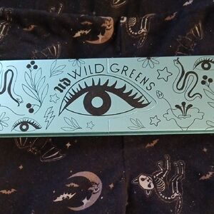 NWOB Urban Decay Wild Greens Eyeshadow Palette